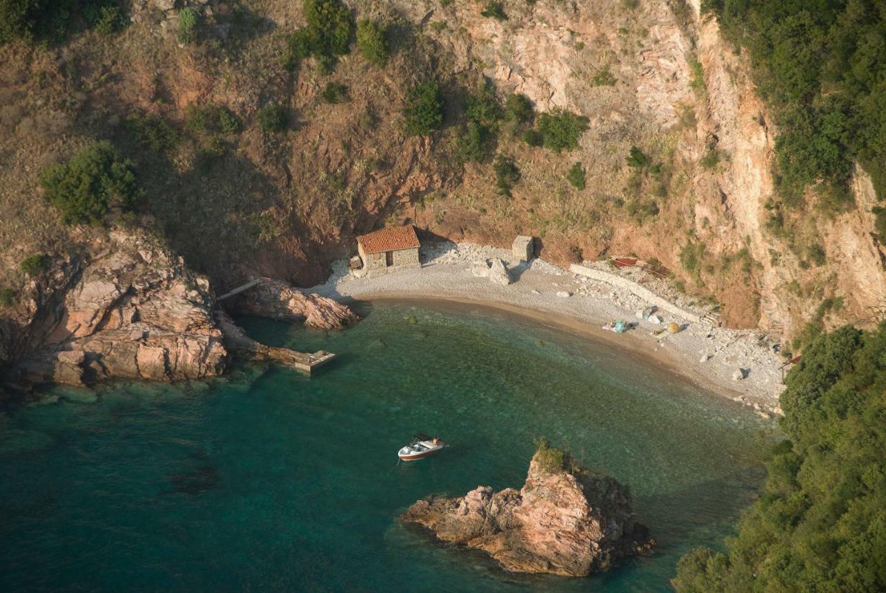 Brand New Apartments Sveti Stefan Dış mekan fotoğraf