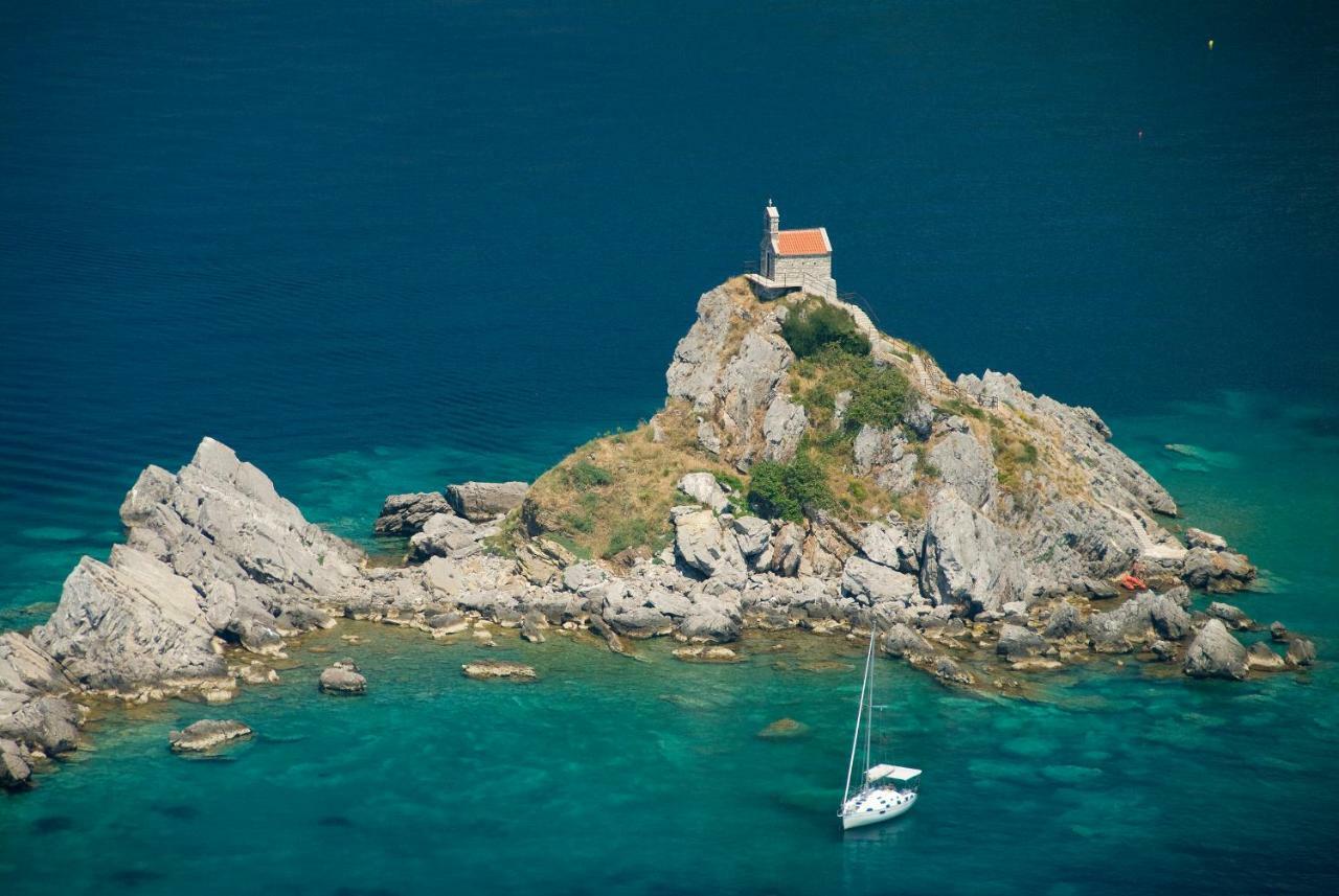 Brand New Apartments Sveti Stefan Dış mekan fotoğraf