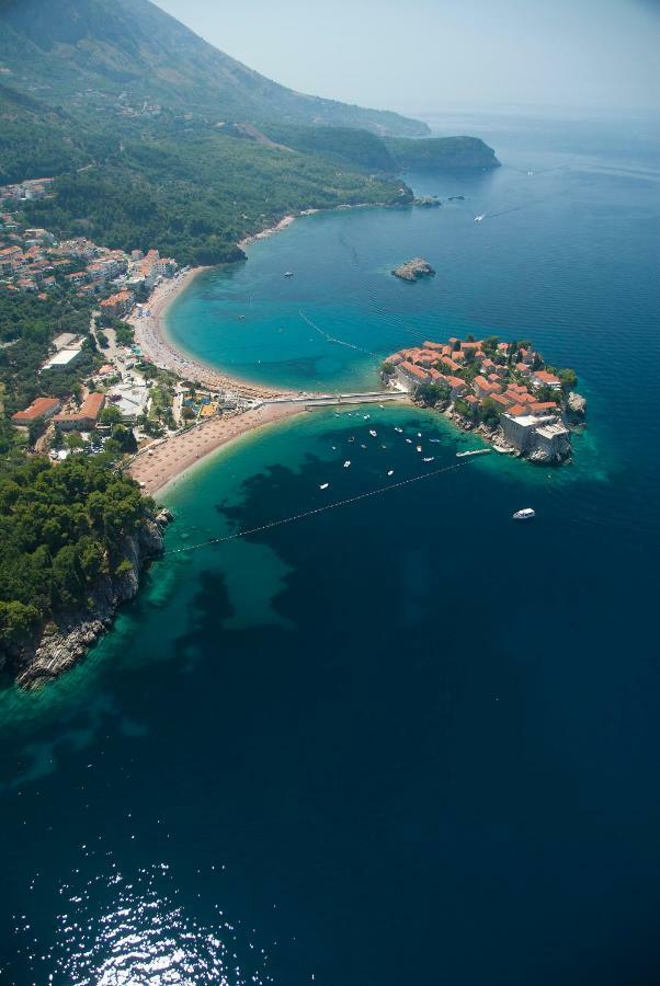 Brand New Apartments Sveti Stefan Dış mekan fotoğraf